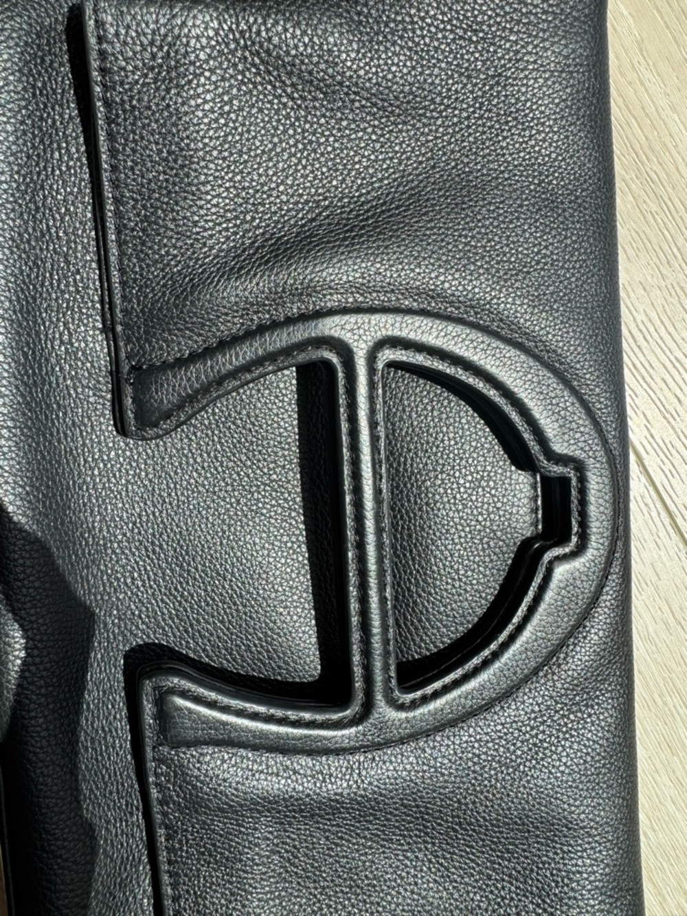 Etienne Aigner Black Leather Clutch - Picture 5 of 7